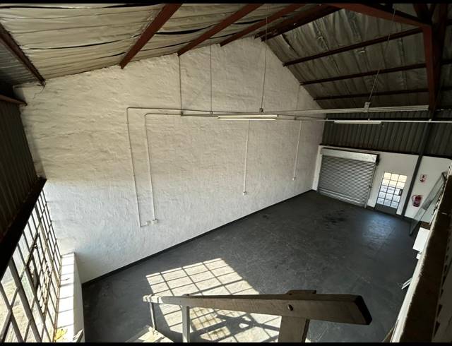 127M² WAREHOUSE TO LET IN WYNBERG